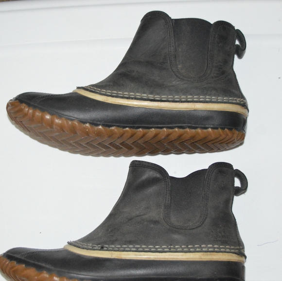 Size 7 womans sorel boots - Picture 1 of 4
